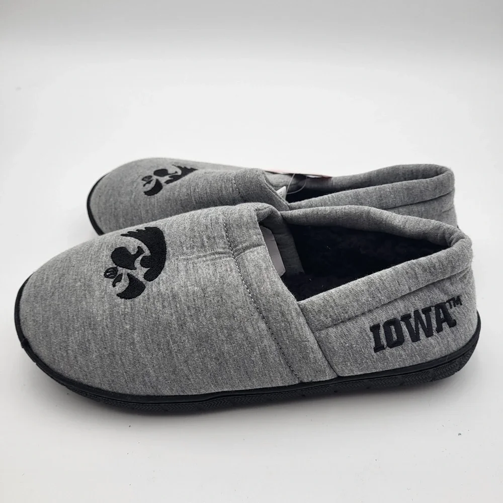 Iowa Hawkeyes Sweatshirt Sherpa Moccasin Slippers FOCO Mens Small 7-8 Women 9-10